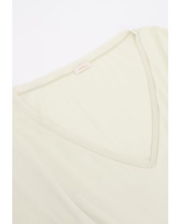 Perfect line modal t-shirt met v-hals
